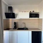 Studio Cosy Avec Terrasse A Deux Pas De La Gare