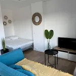 Studio Cosy Avec Terrasse A Deux Pas De La Gare